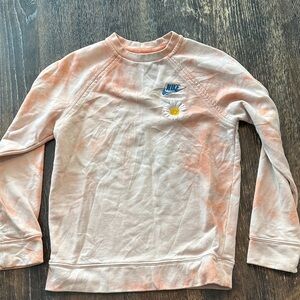 Nike Embroidered Crewneck Sweatshirt Daisy Tie-Dye Have a Nike Day size kids L